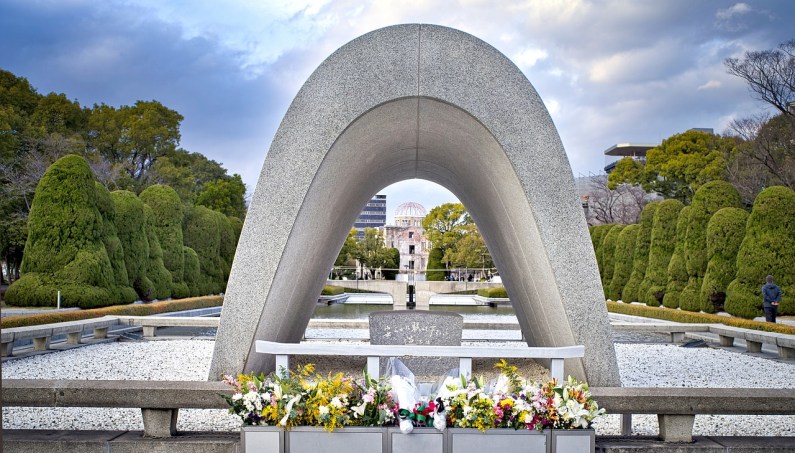 אנדרטת הזיכון בהירושימה בטיול מאורגן לדתיים